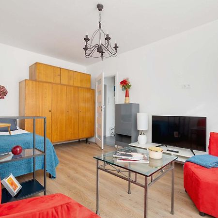 Colorful Studio Near The Spodek Arena In Katowice By Noclegi Renters Bagian luar foto