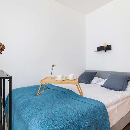 Colorful Studio Near The Spodek Arena In Katowice By Noclegi Renters Bagian luar foto